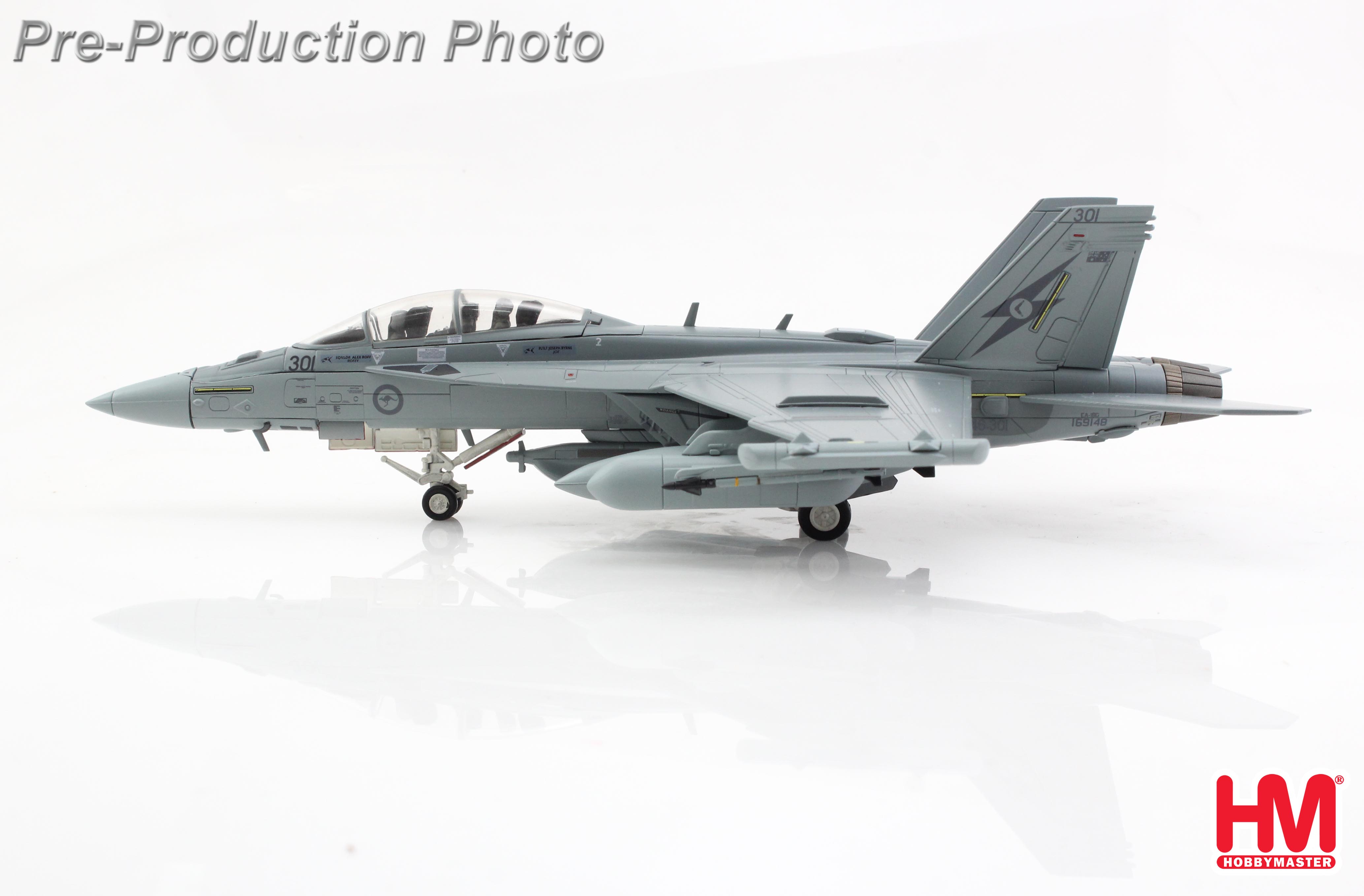 【未使用】 HOBBY MASTER HA5150 EA-18G Growler s-l400.jpg